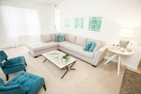 Modern Vacation Apartment with a Lake View at Vista Cay Resort VC4816